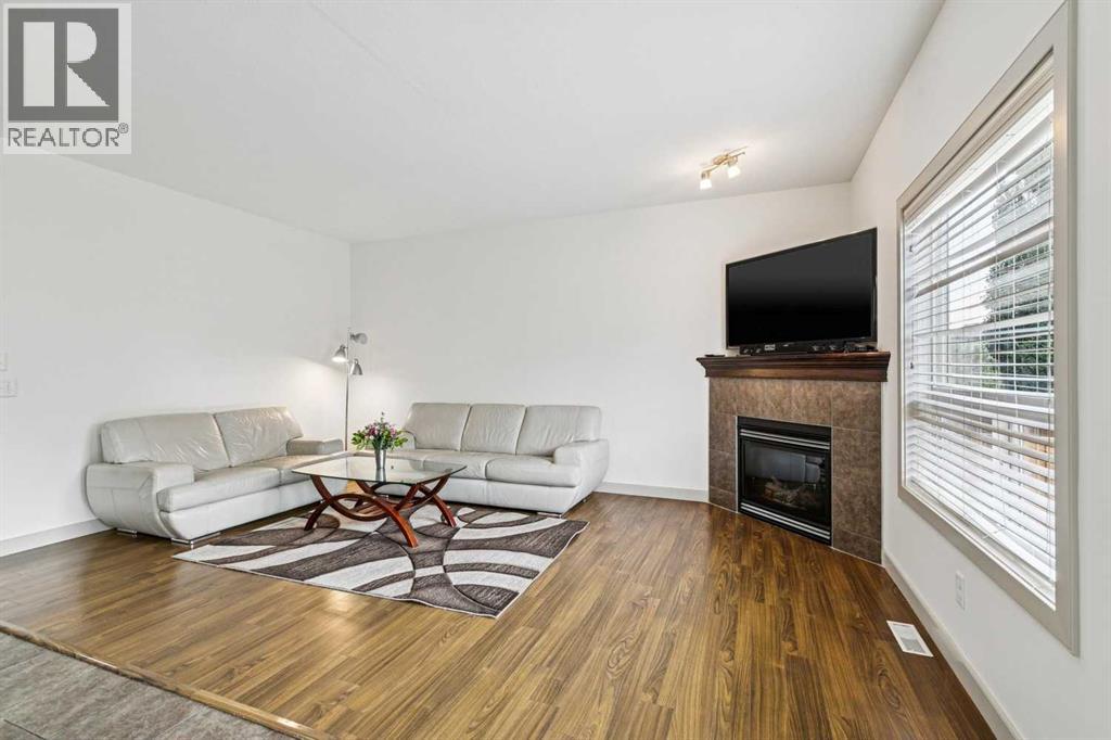 67 Everwoods Park SW
