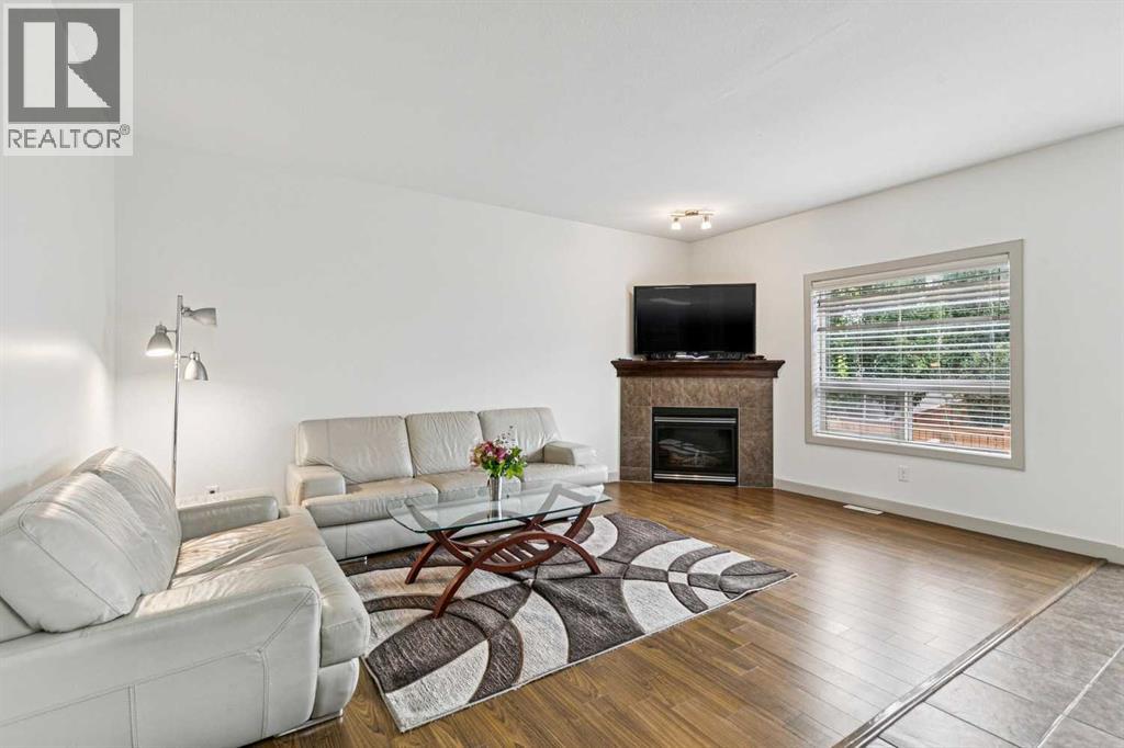 67 Everwoods Park SW