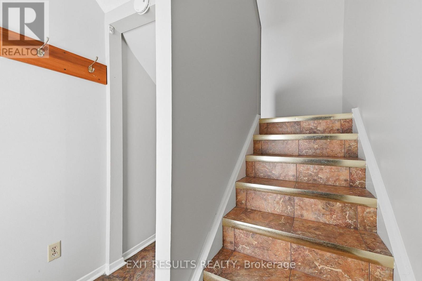 13 - 1035 - J CUMMINGS AVENUE - Photo 3