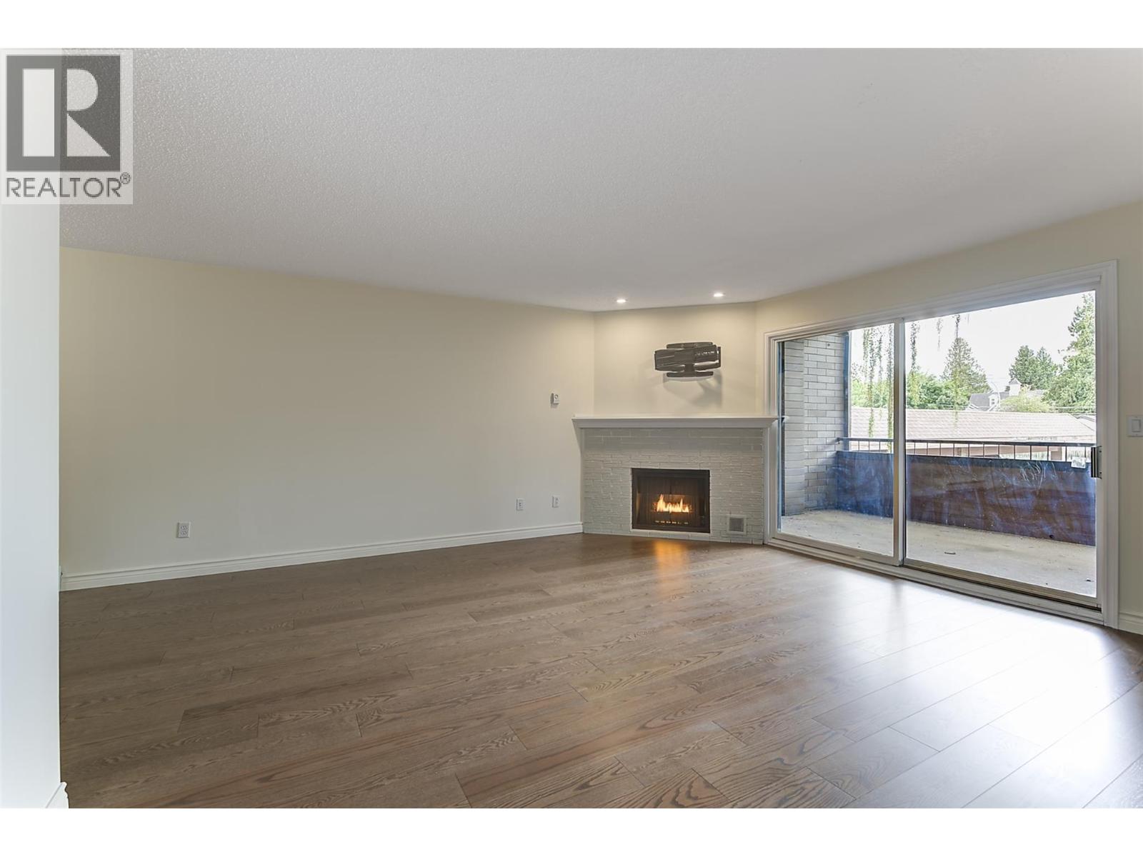983 Bernard Avenue Unit# 206