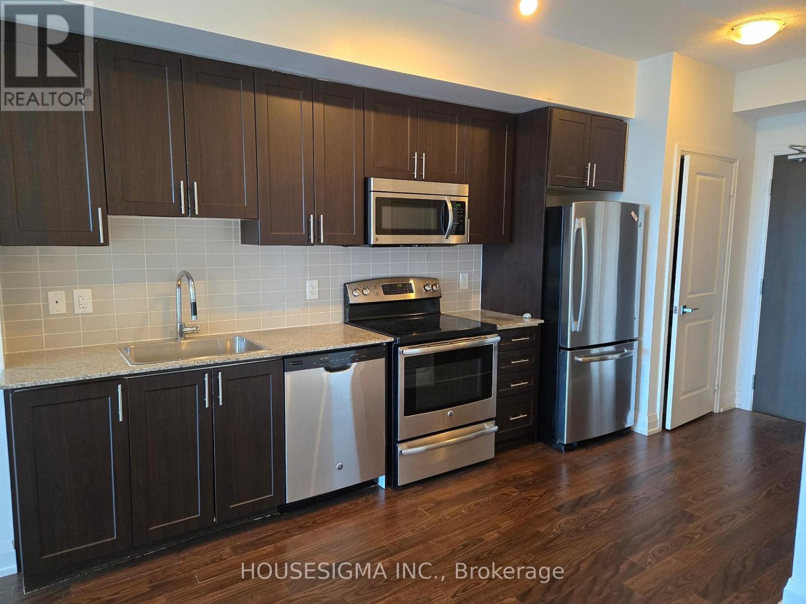 2428 - 7161 YONGE STREET