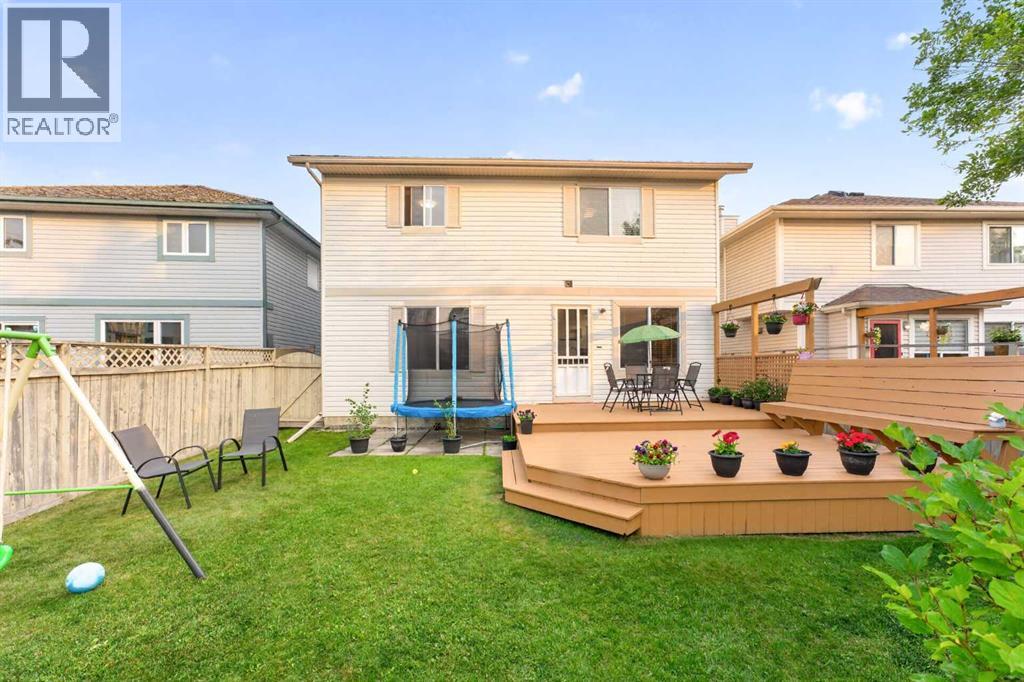 137 Douglas Glen Manor SE