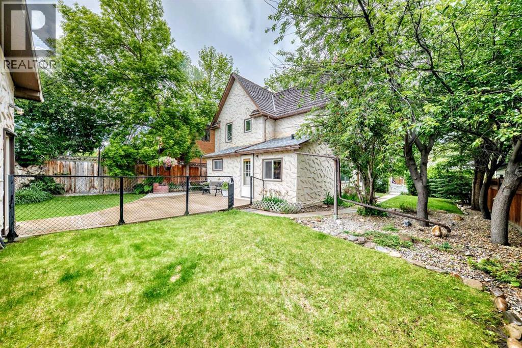 85 Elma Street W