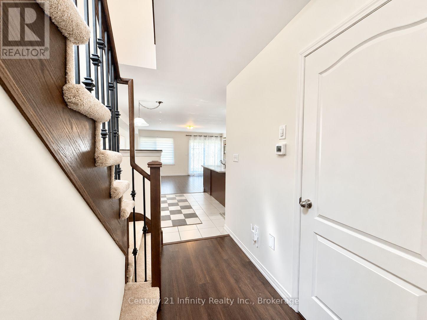 2339 DRESS CIRCLE CRESCENT