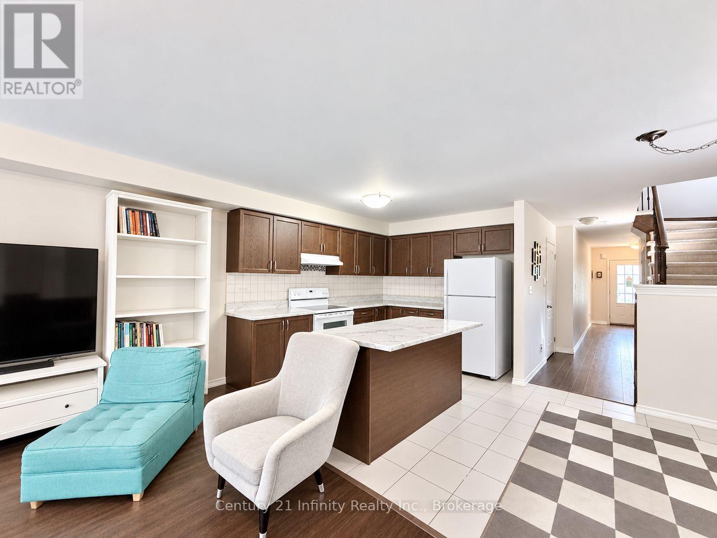 2339 DRESS CIRCLE CRESCENT