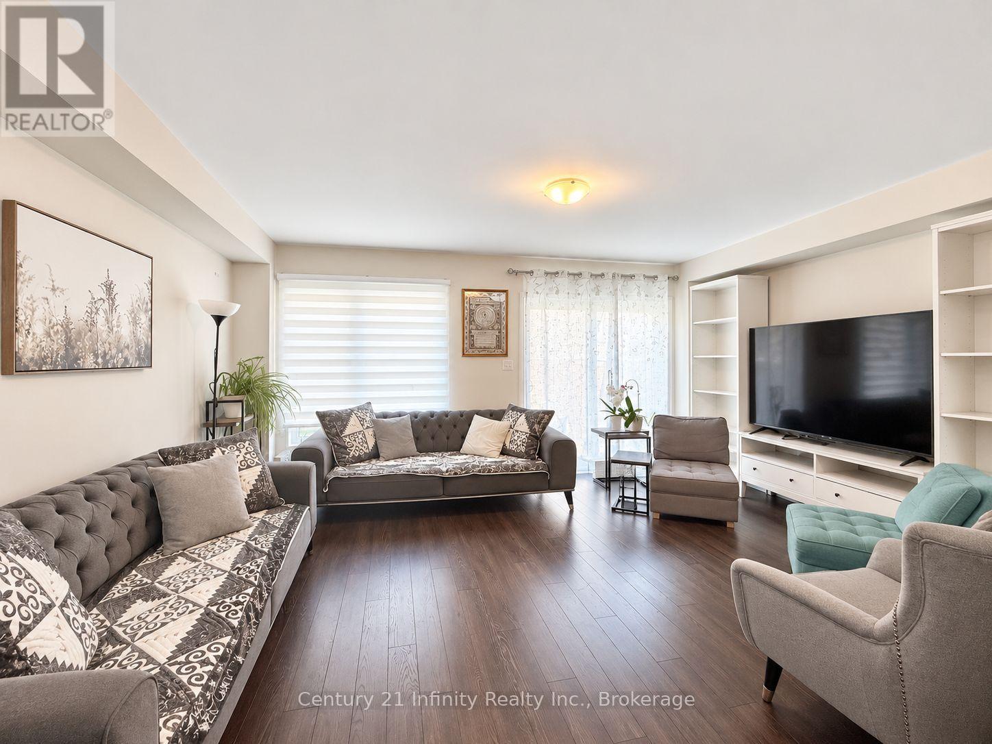 2339 DRESS CIRCLE CRESCENT