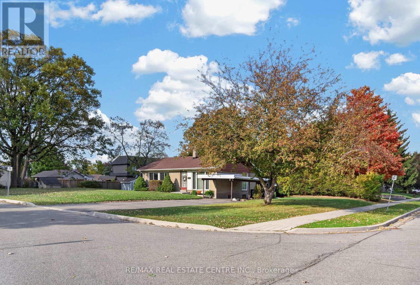 226 ELMWOOD CRESCENT