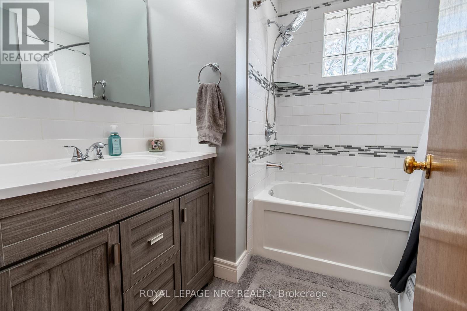62 LILLIAN PLACE
