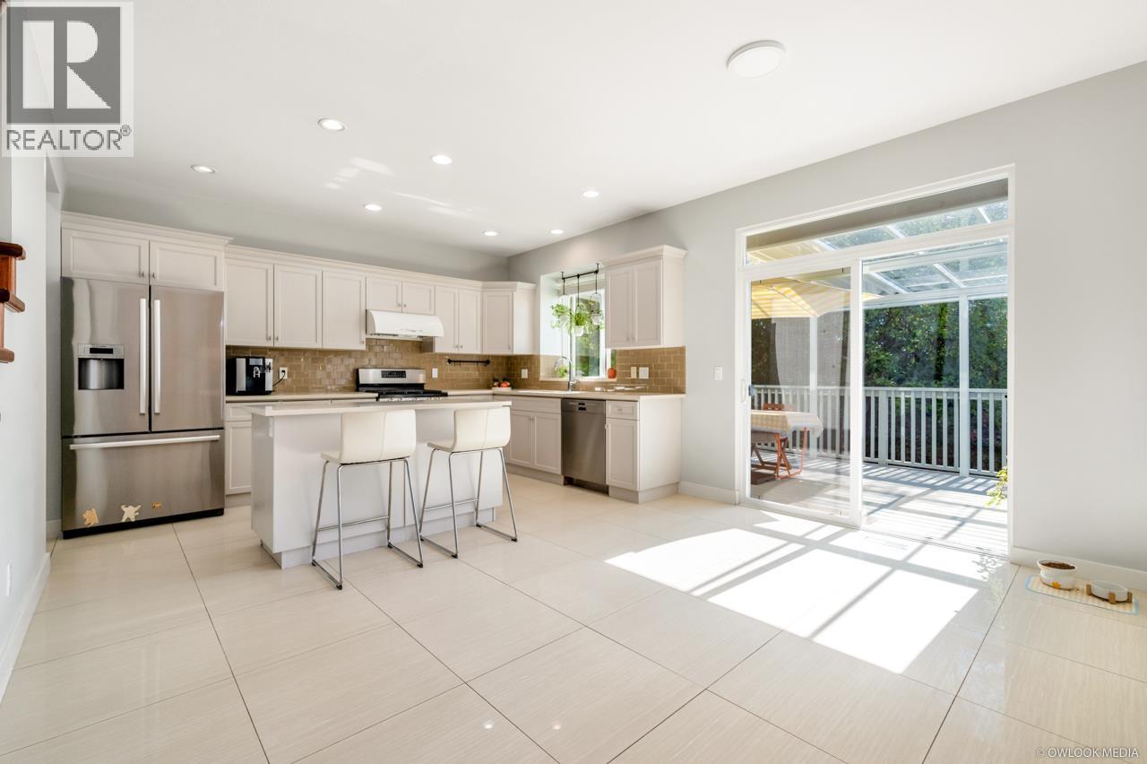 22 MAPLE COURT