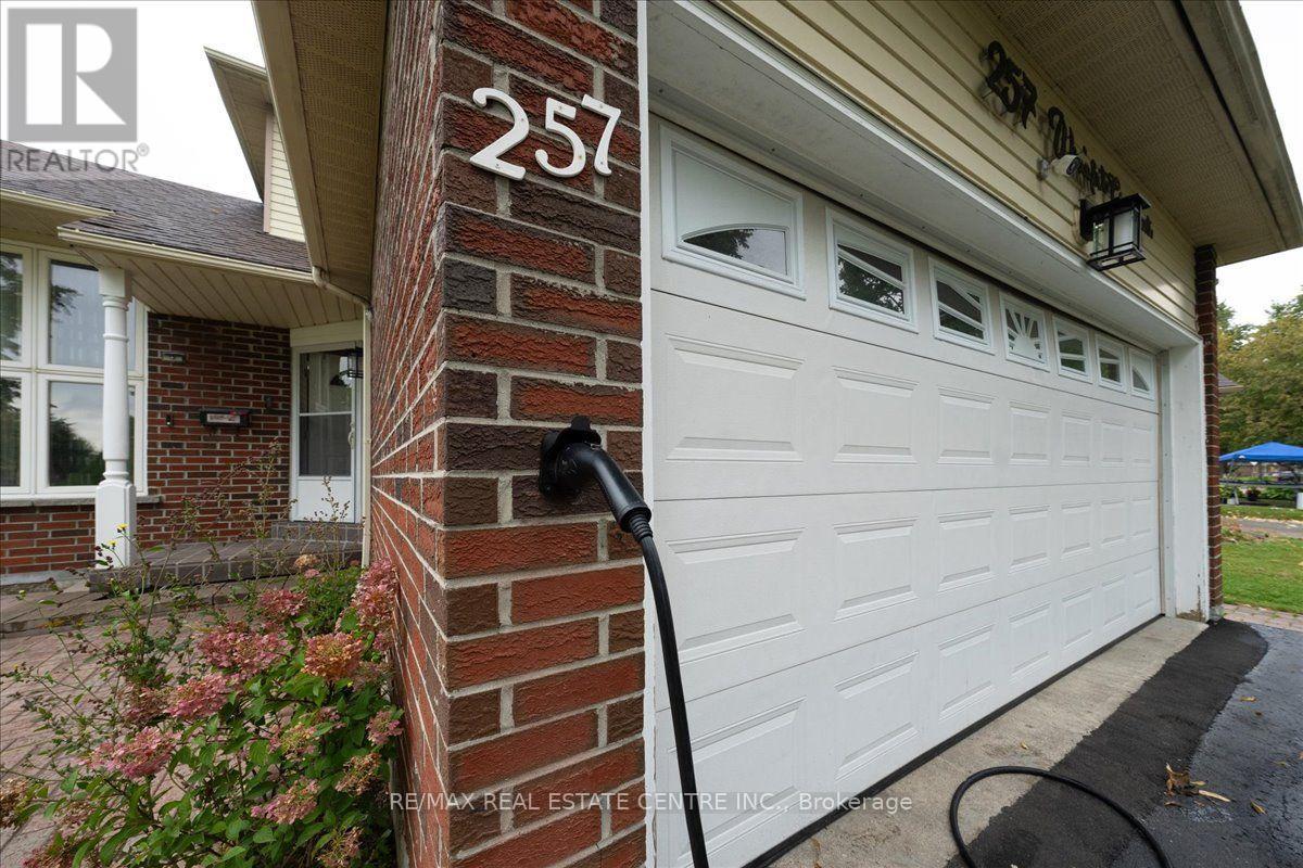 257 WRIGHT CRESCENT