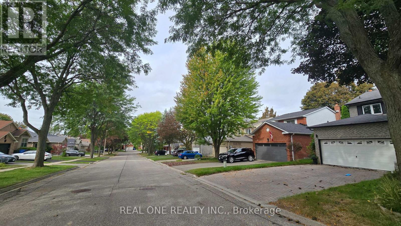 B - 58 CLOSS SQUARE