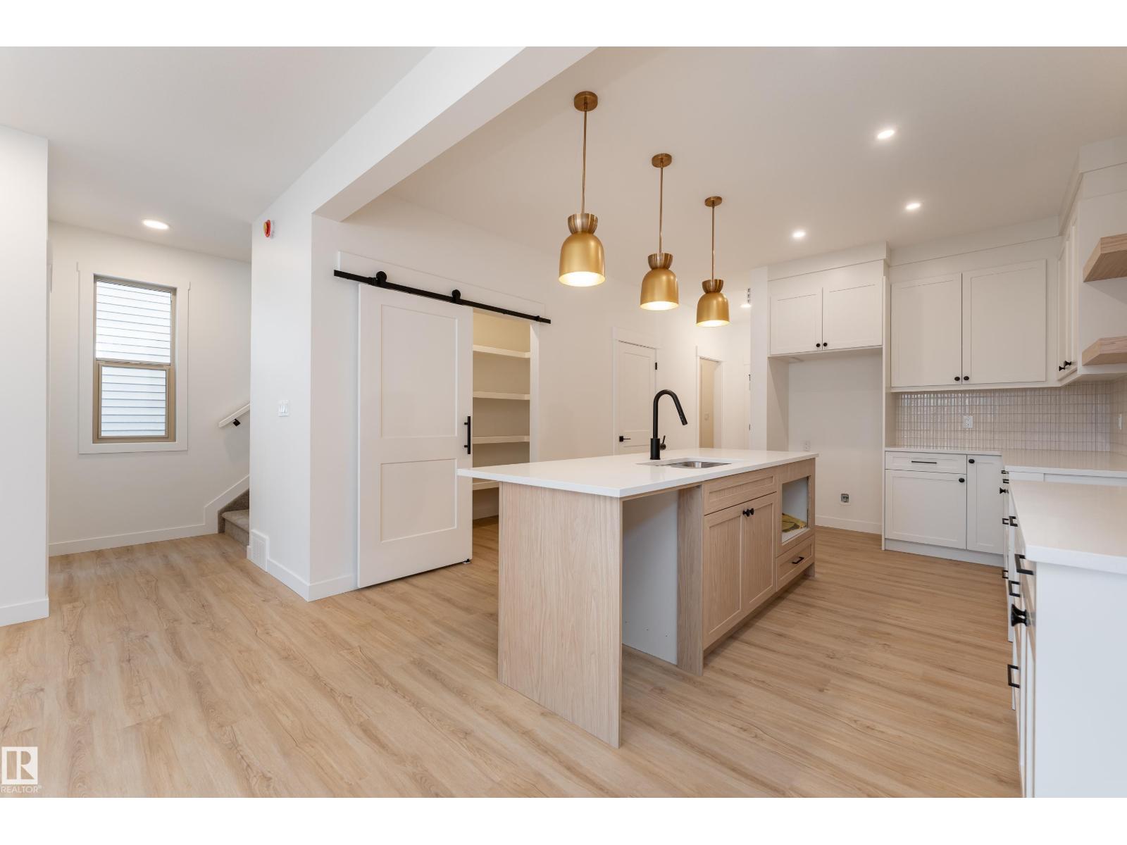12 GABLE CM