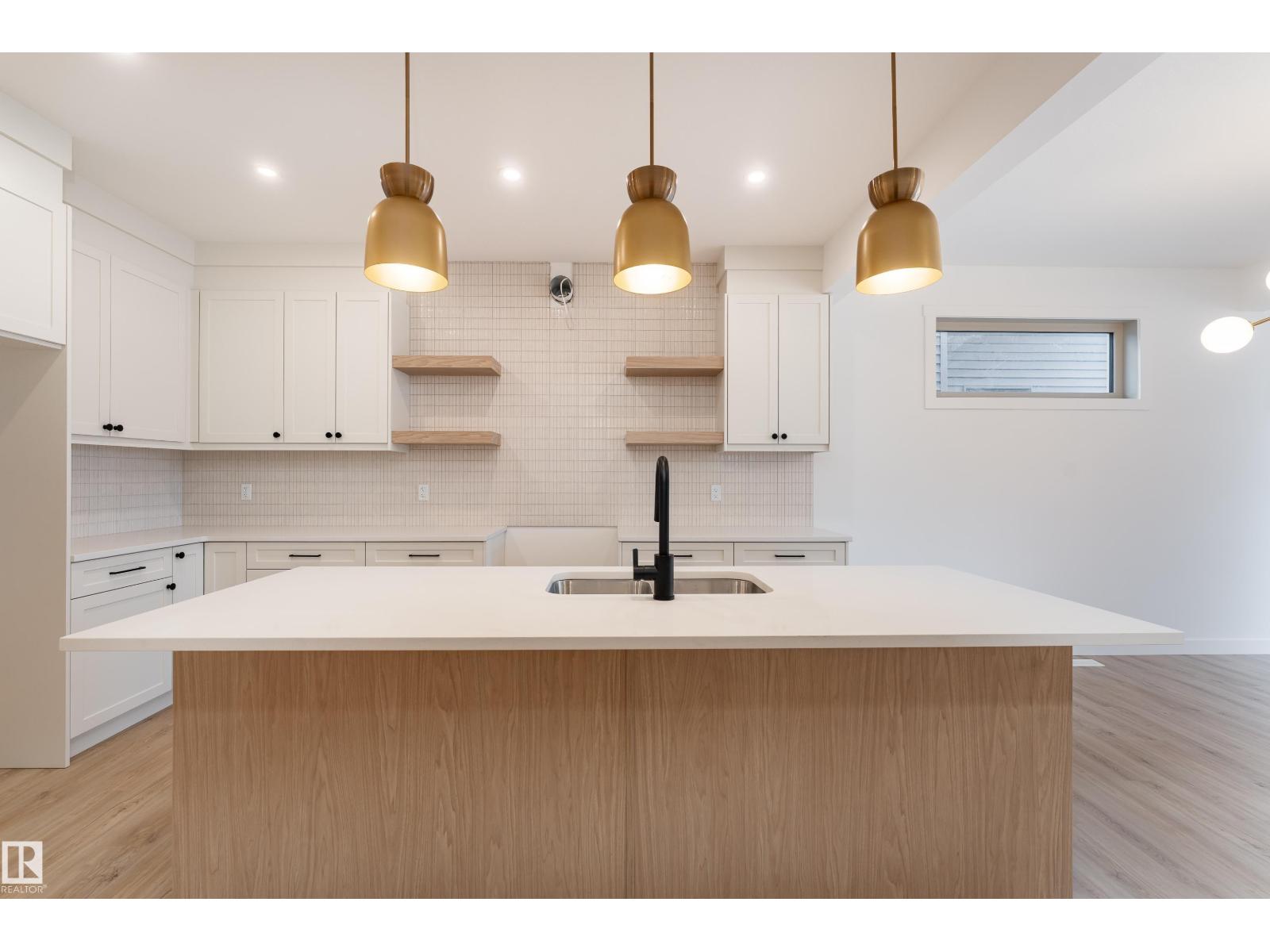 12 GABLE CM