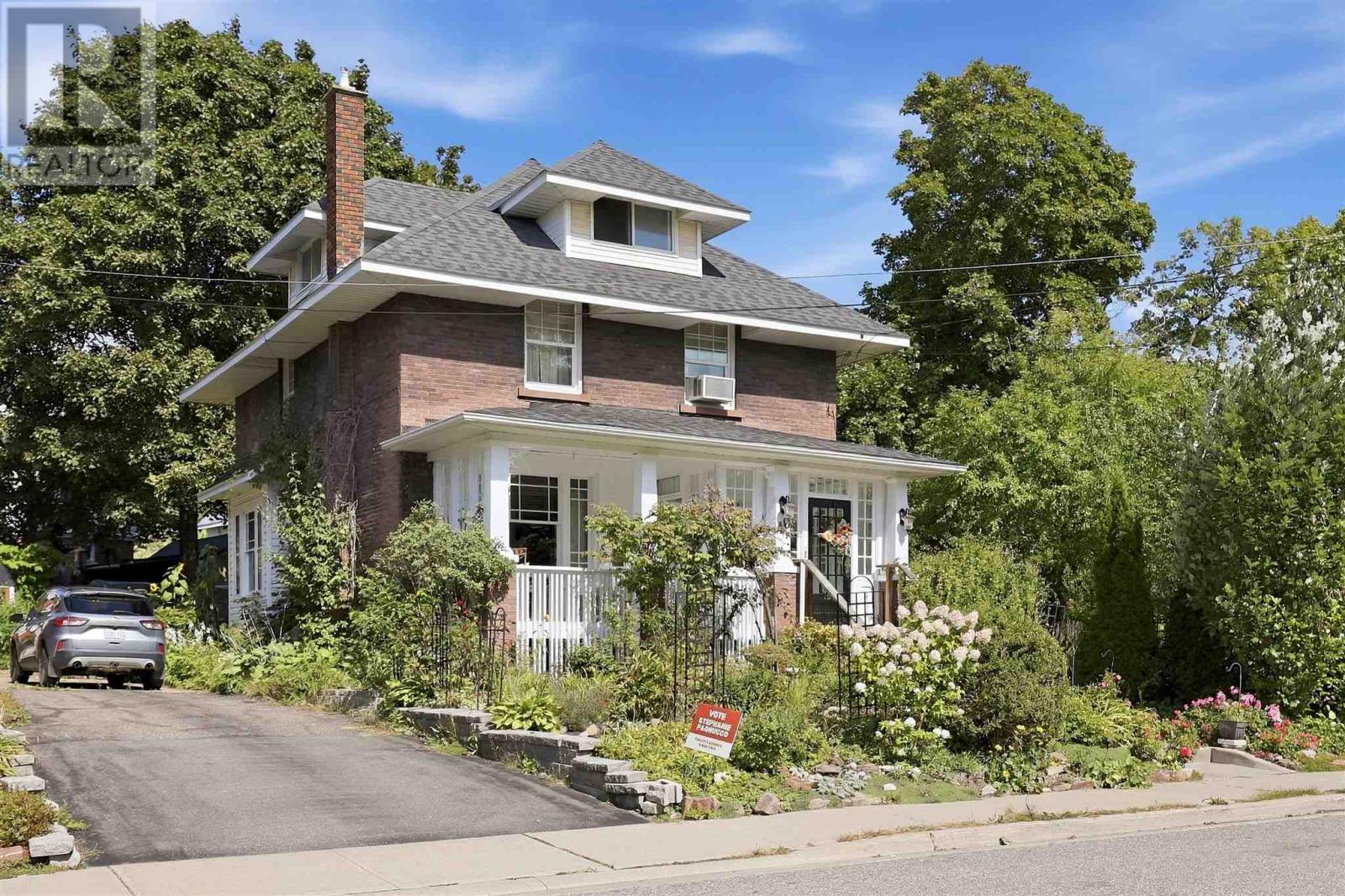 40 Euclid RD - Photo 2