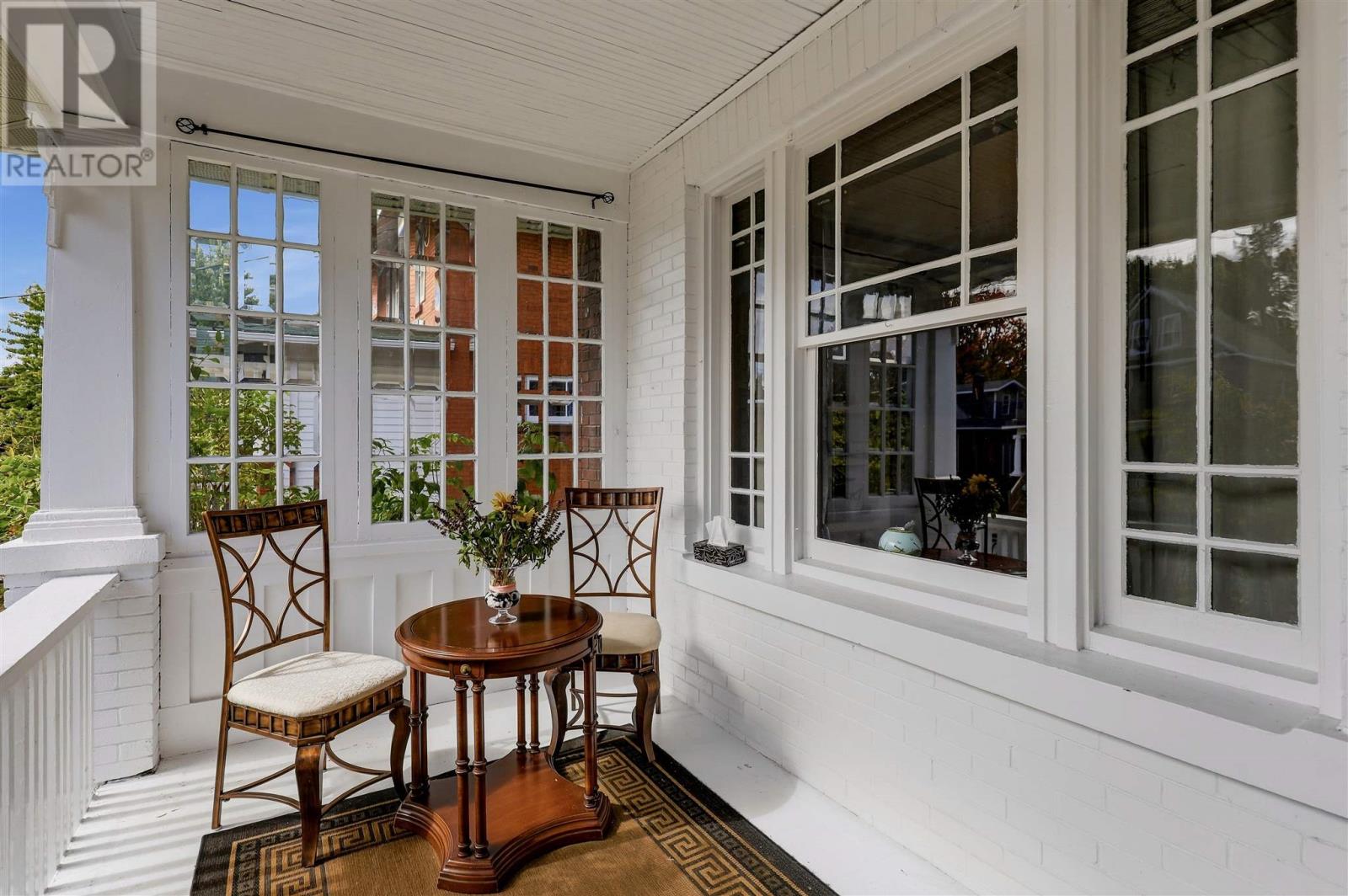 40 Euclid RD - Photo 4