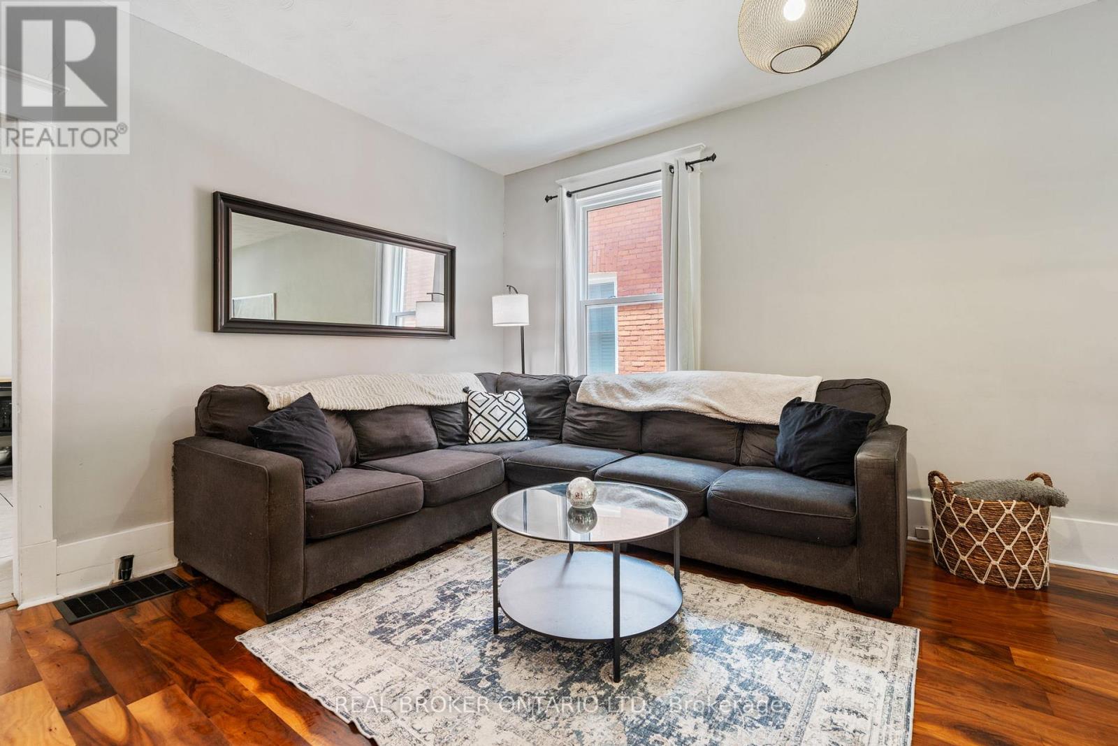30 DUNDAS STREET