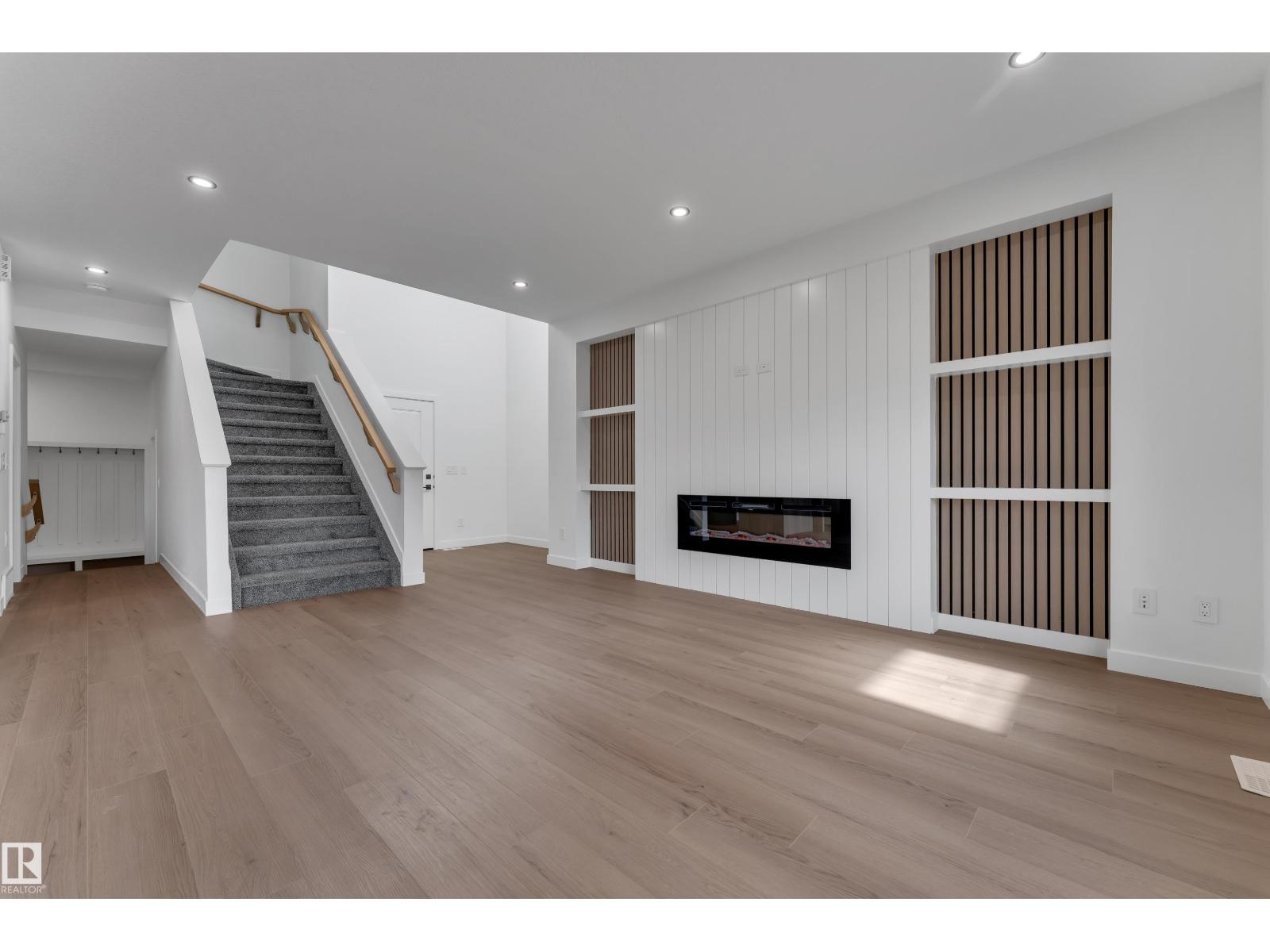 58 SILVERSTONE DR