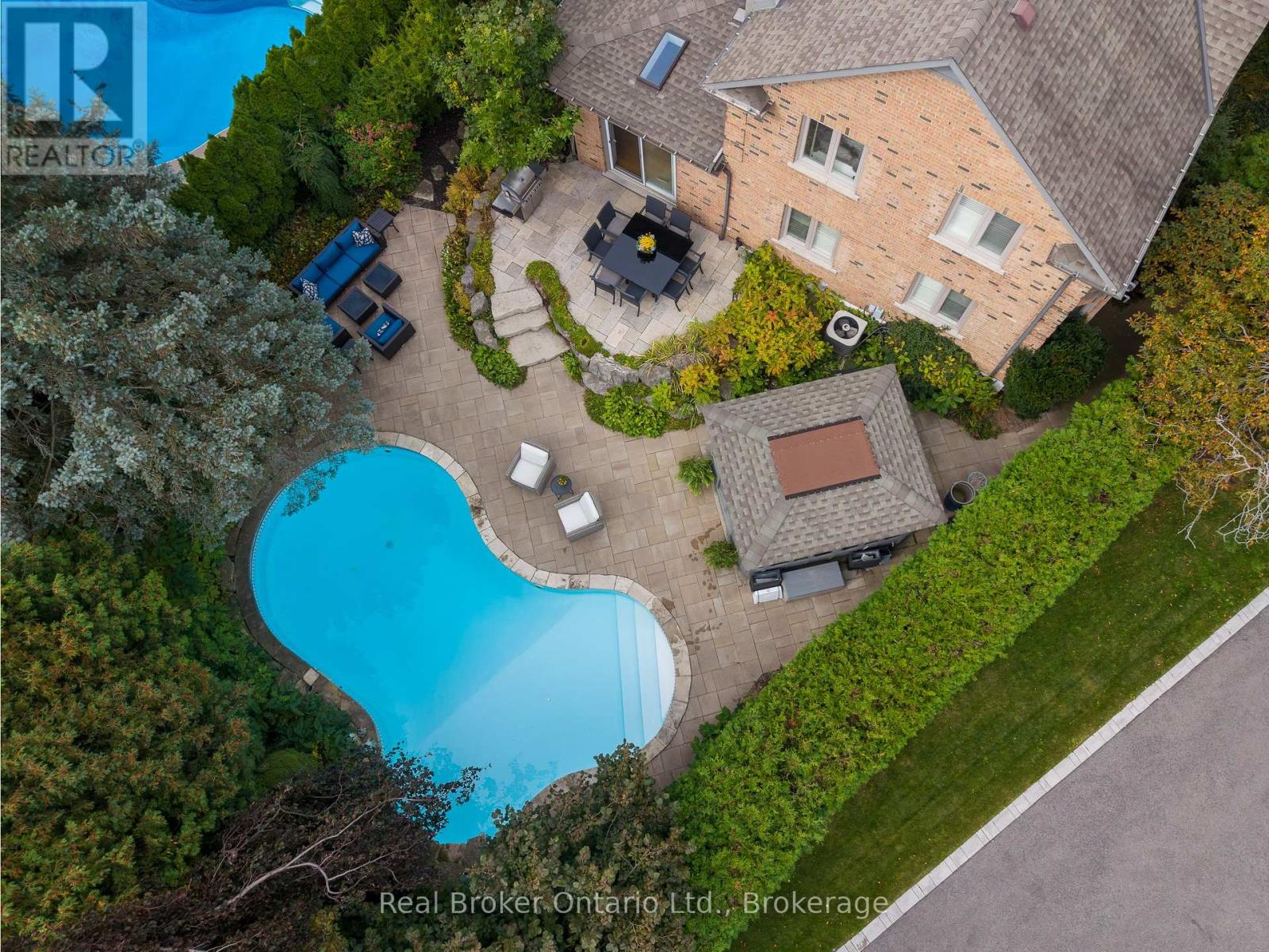 3270 SHELBURNE PLACE
