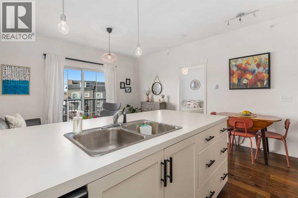 1403, 279 Copperpond Common SE