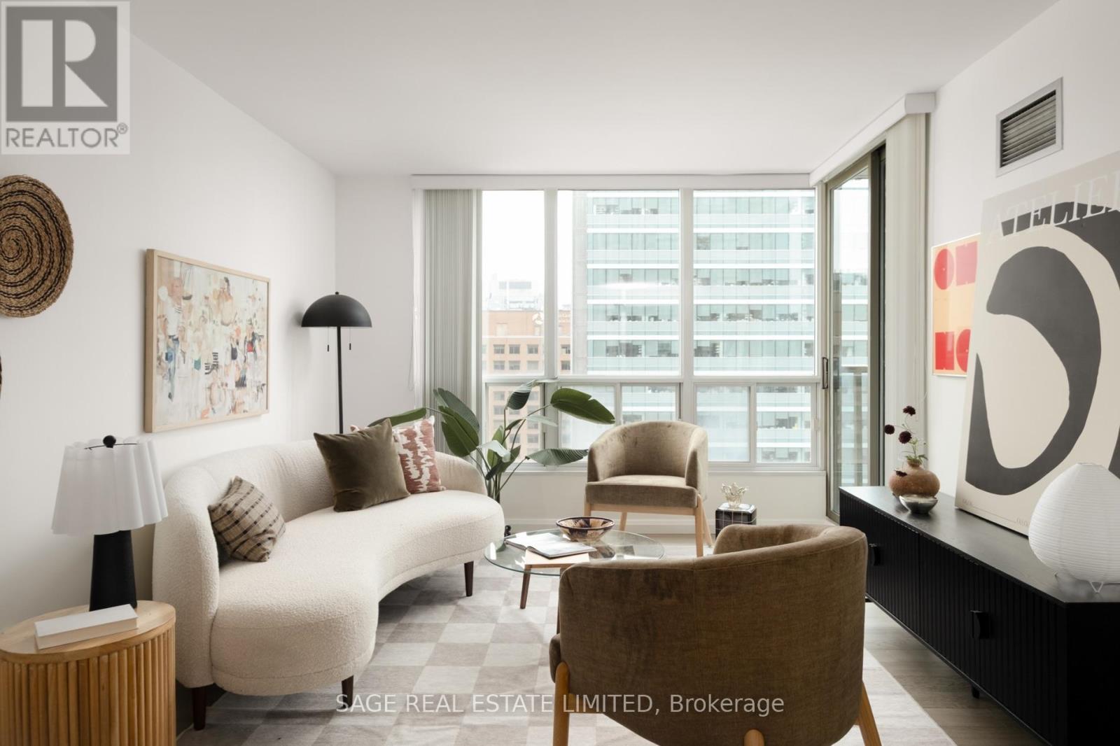 2109 - 750 BAY STREET