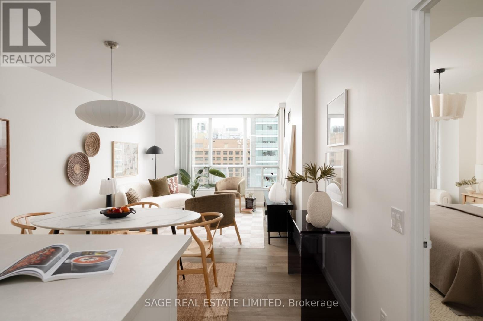2109 - 750 BAY STREET