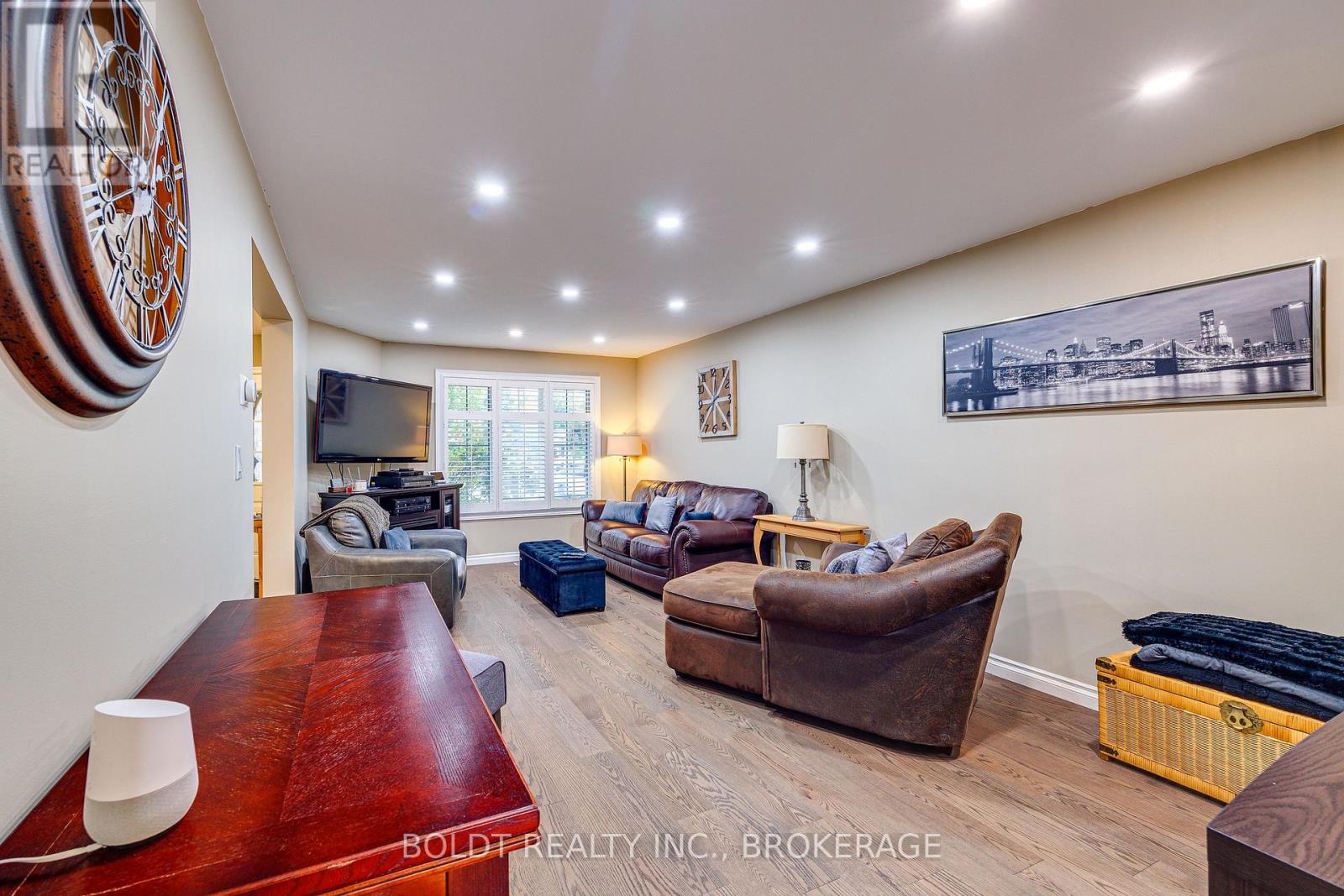 16 WESTBURY DRIVE