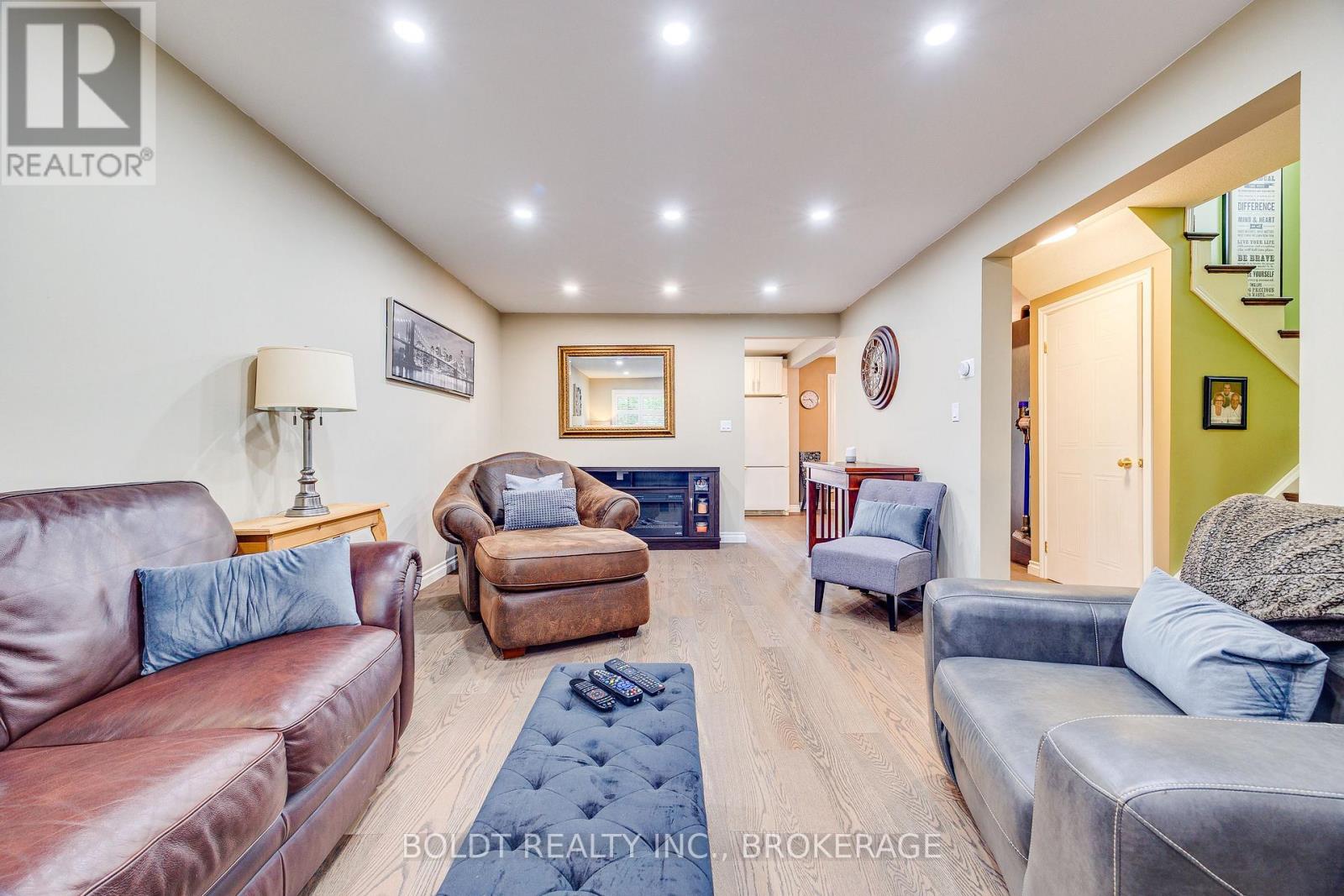 16 WESTBURY DRIVE
