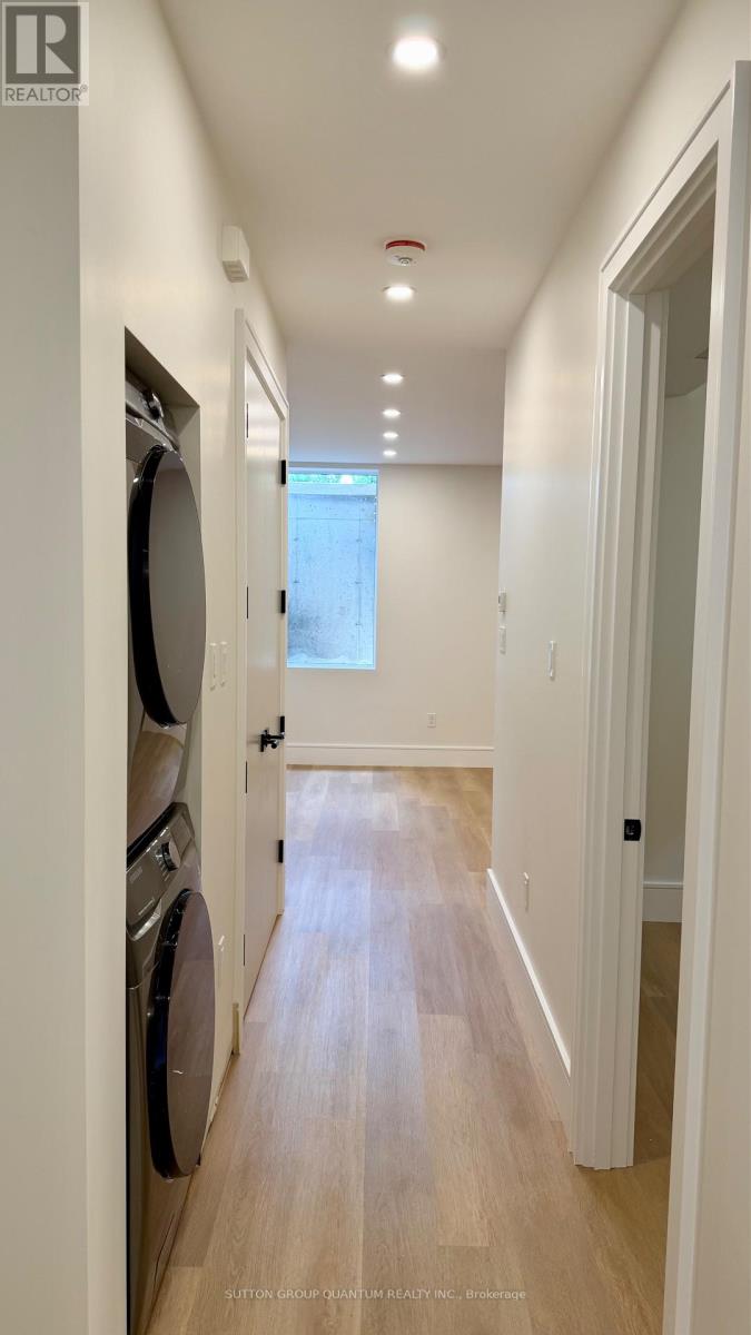 #3 - 43 ELMWOOD AVENUE N