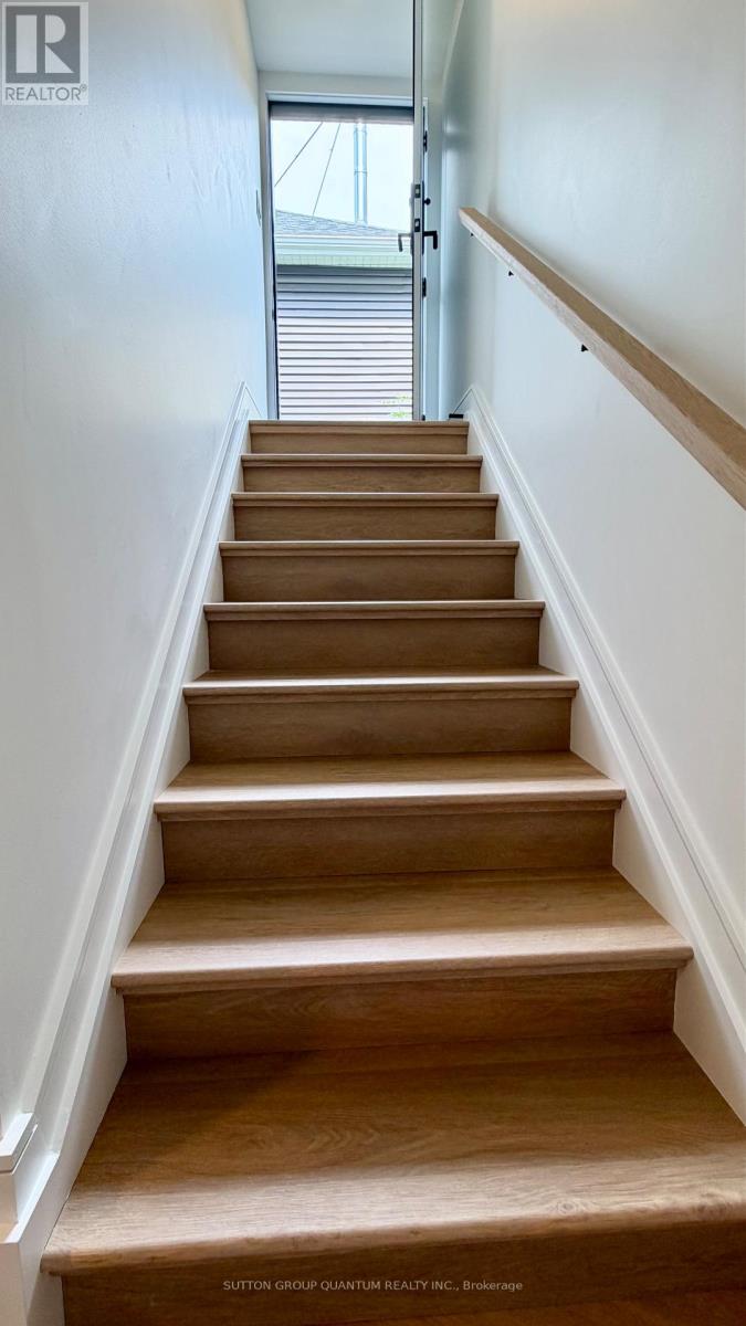 #3 - 43 ELMWOOD AVENUE N