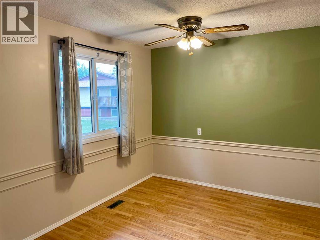 31, 5 Acadia Road W
