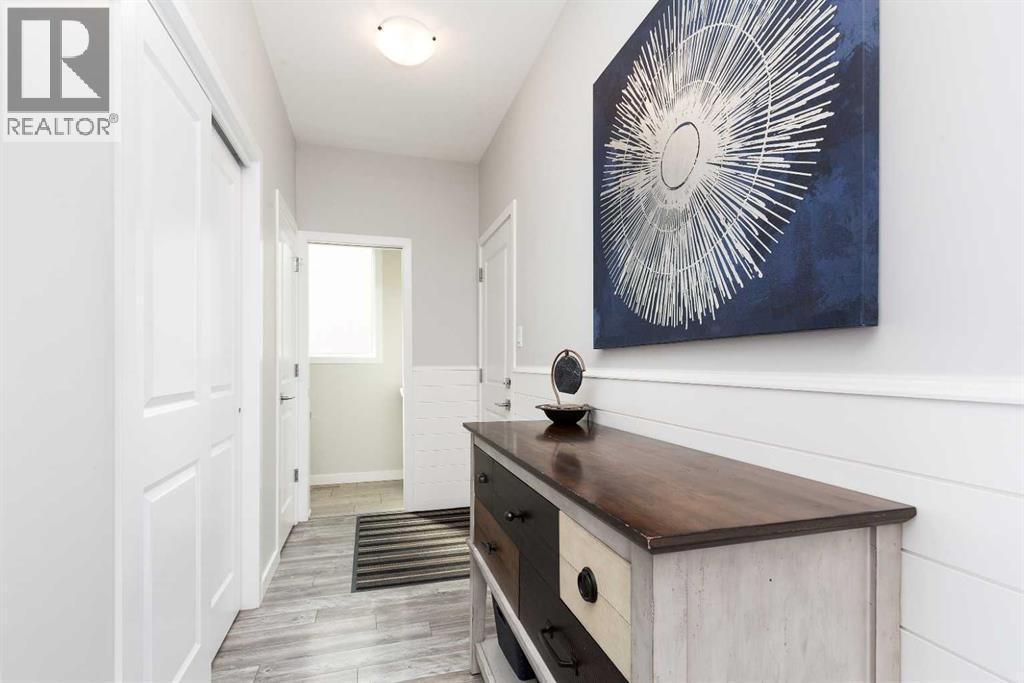 599 Moonlight Lane W