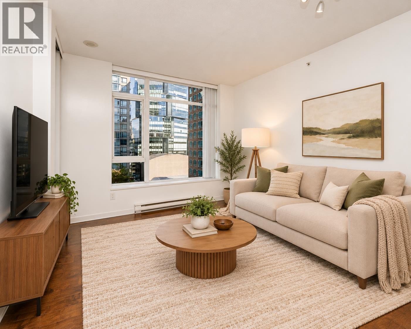 1303 480 ROBSON STREET
