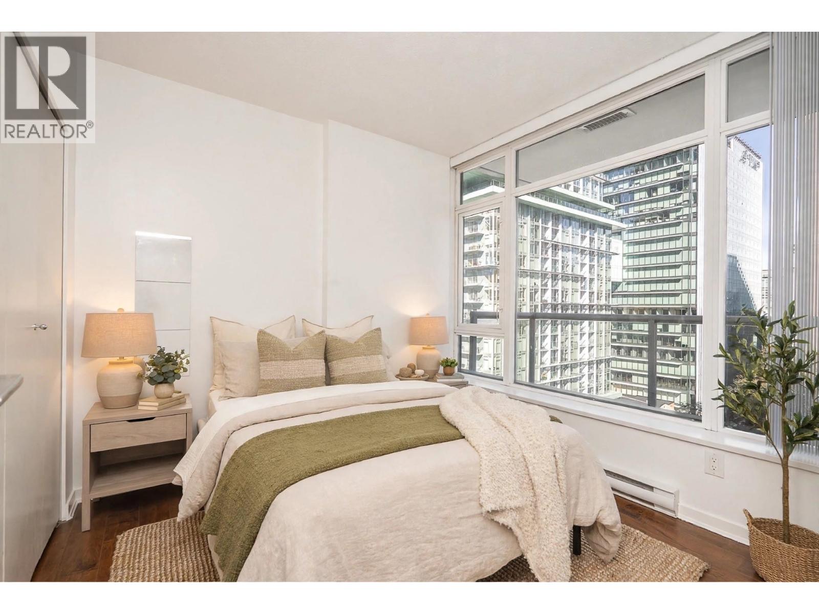 1303 480 ROBSON STREET