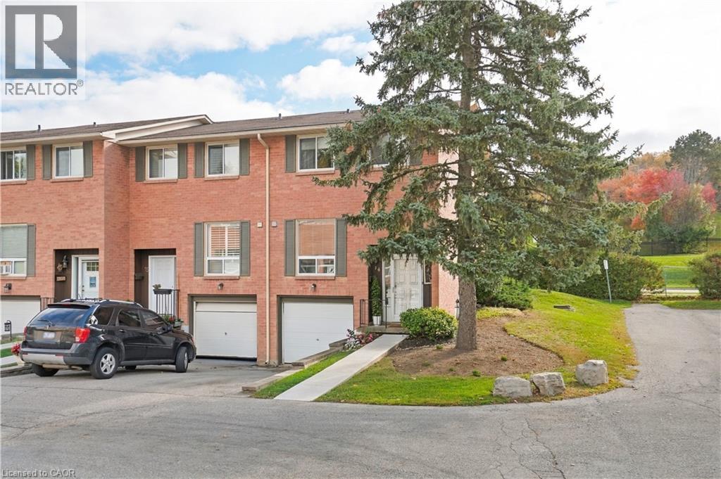 66 SUMMERCREST Drive Unit# 14