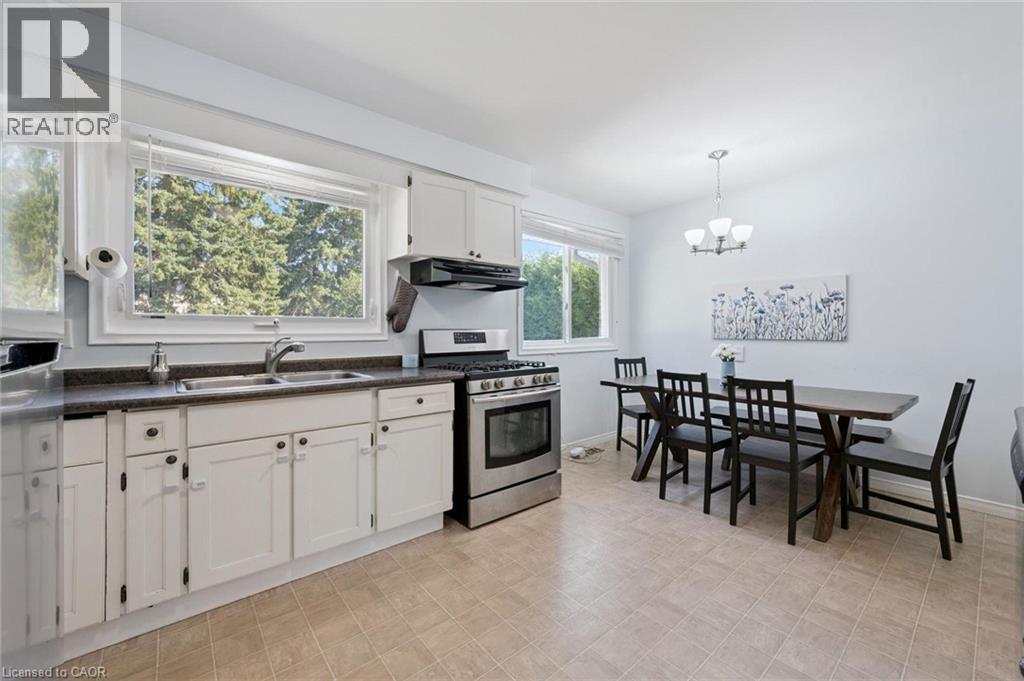 35 GOLFVIEW Road