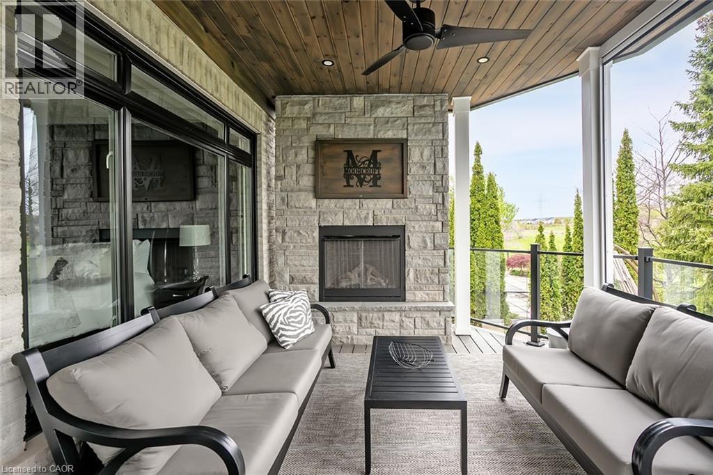 4285 COUPLES Crescent
