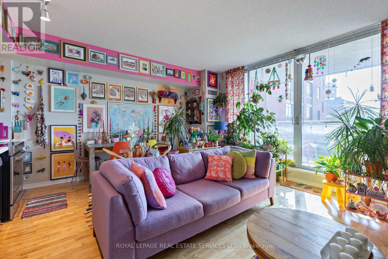 210 - 301 MARKHAM STREET