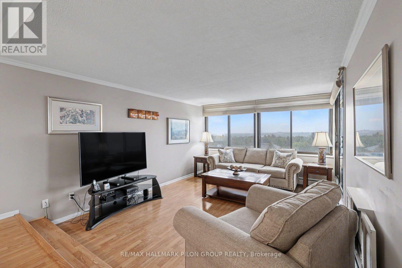 1305 - 415 GREENVIEW AVENUE