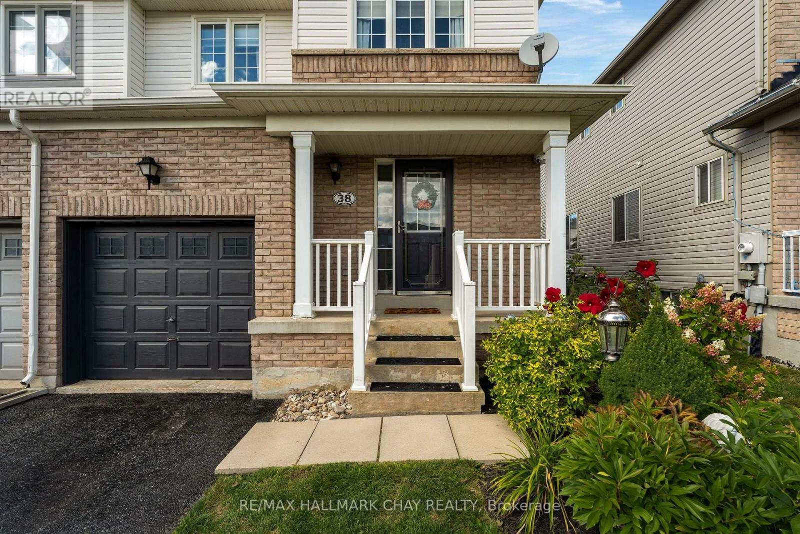 38 ADMIRAL CRESCENT