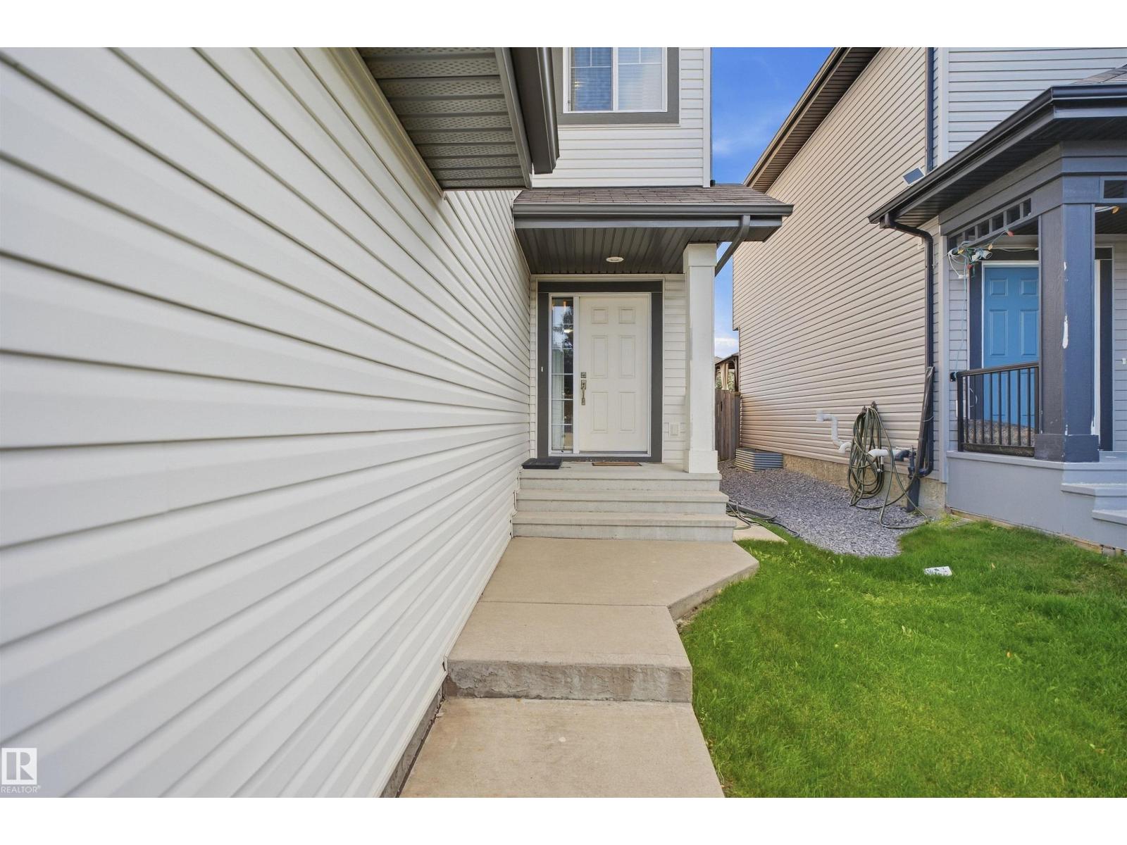 1523 36 AV NW