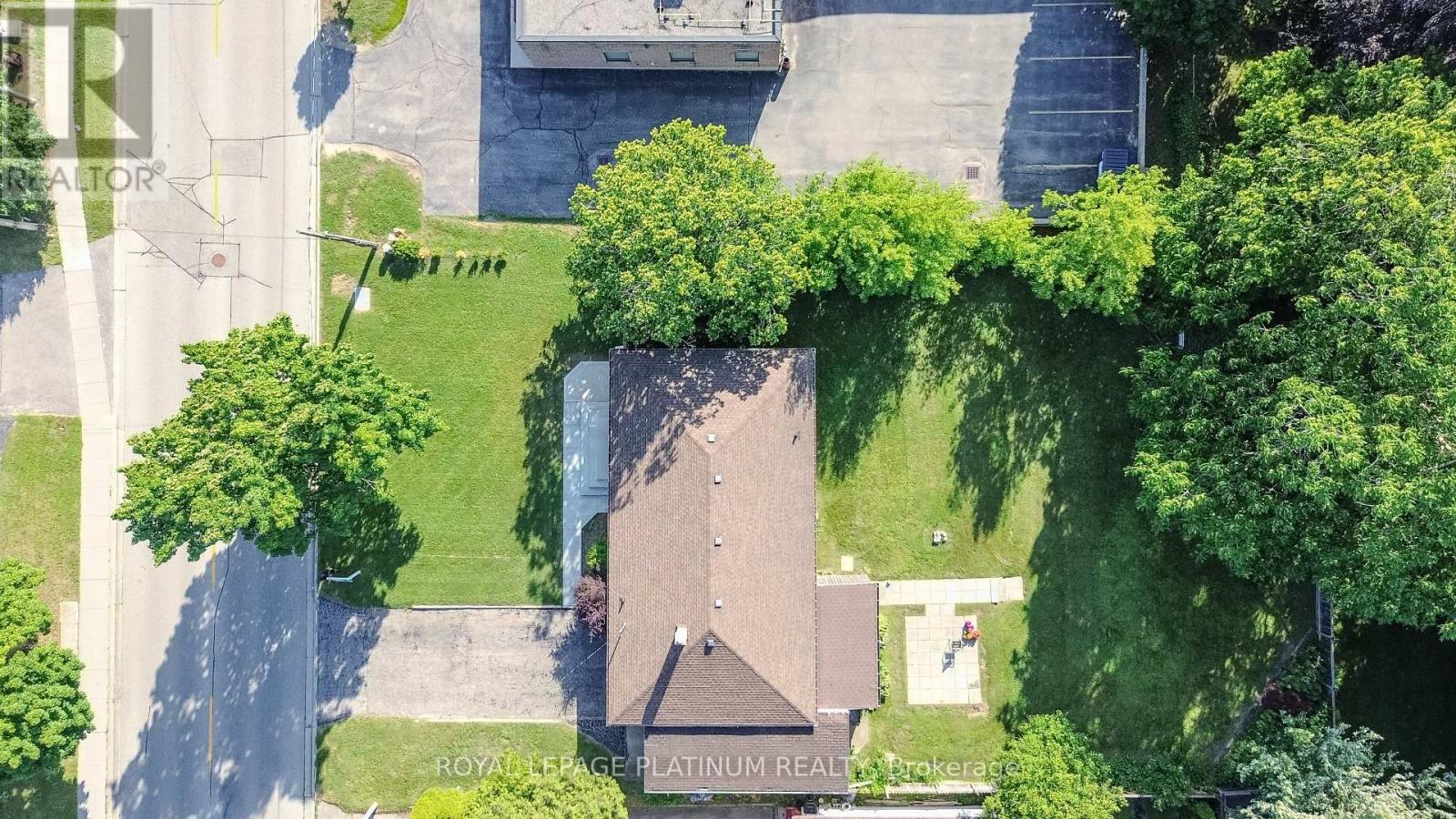 6 VARADI AVENUE
