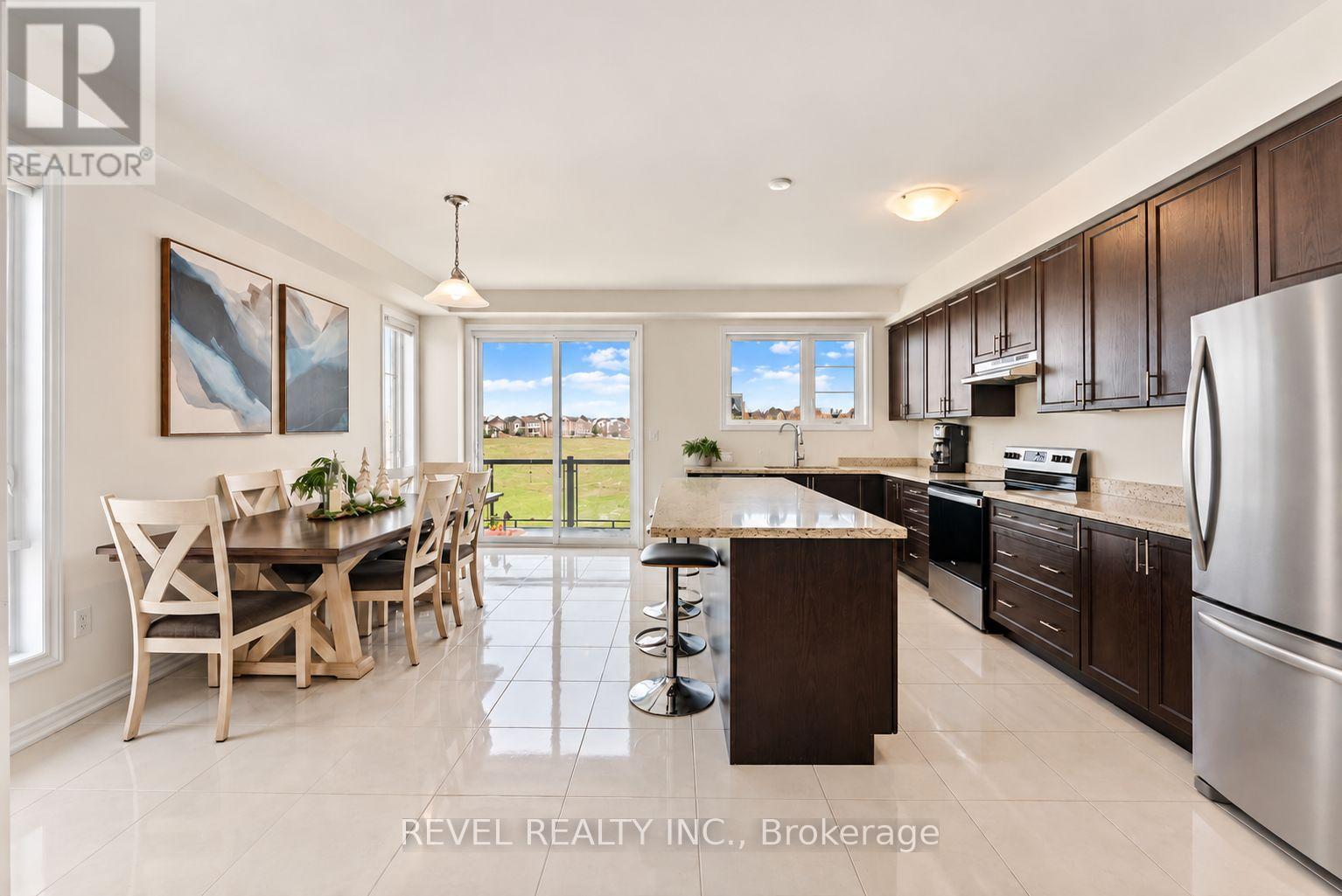 25 LAKE TRAIL WAY