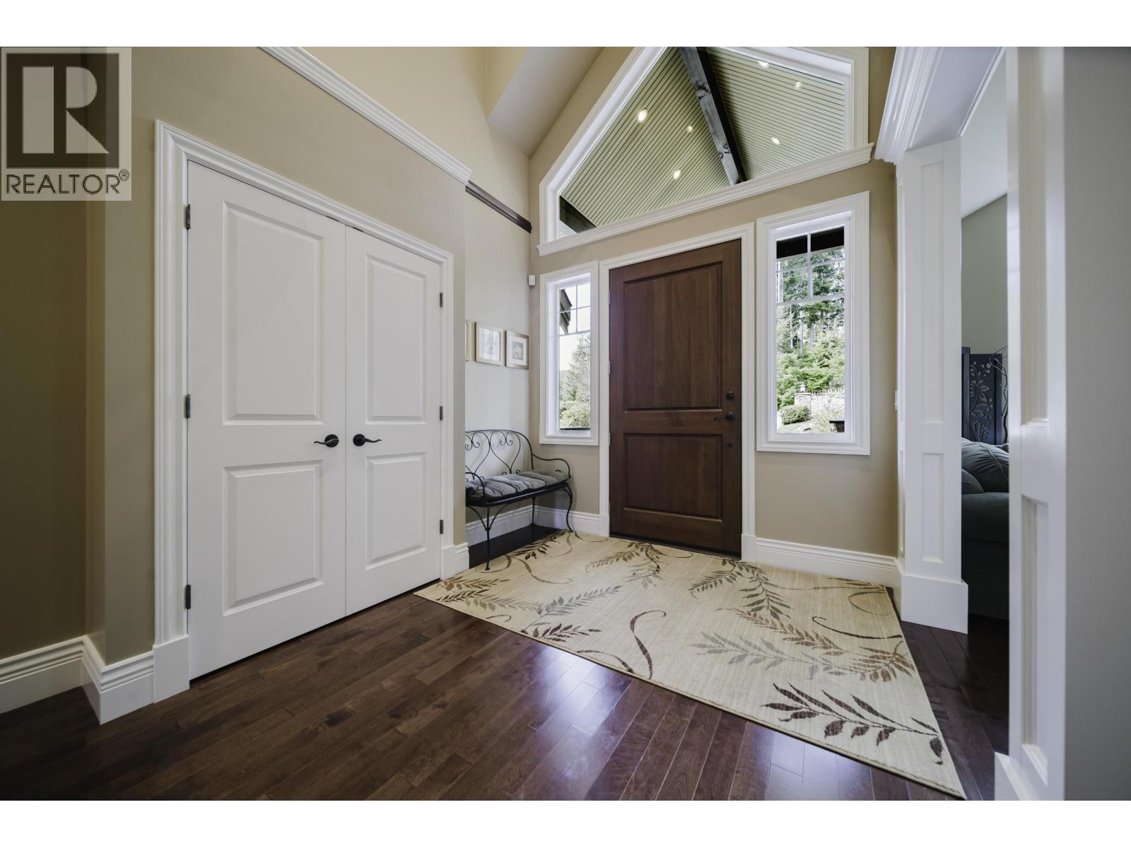 1056 RAVENSWOOD DRIVE