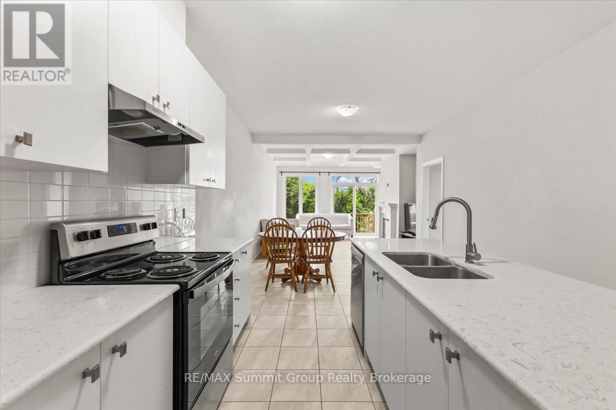 118 STONEBROOK WAY