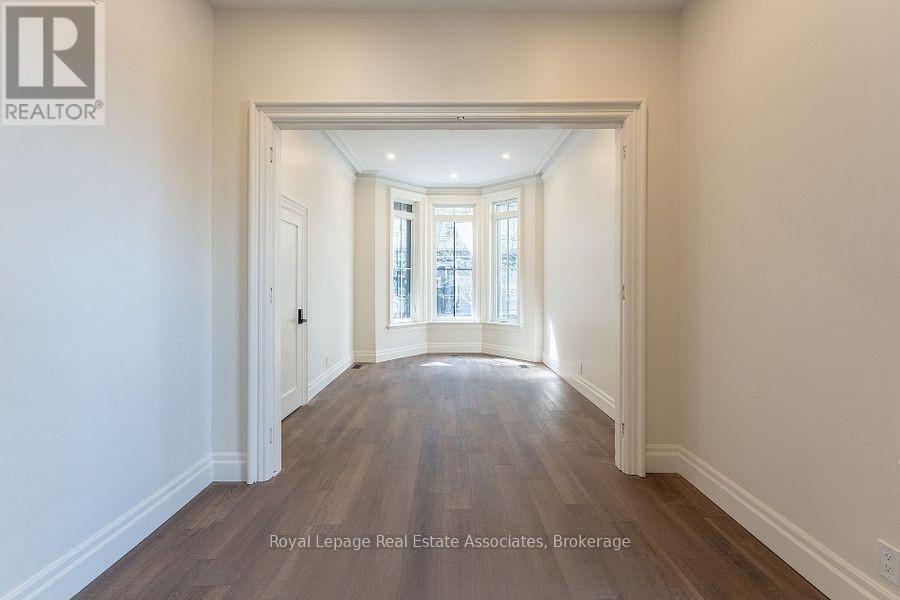 54 / 56 STEWART STREET