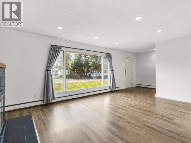 30 TAKHINI AVE