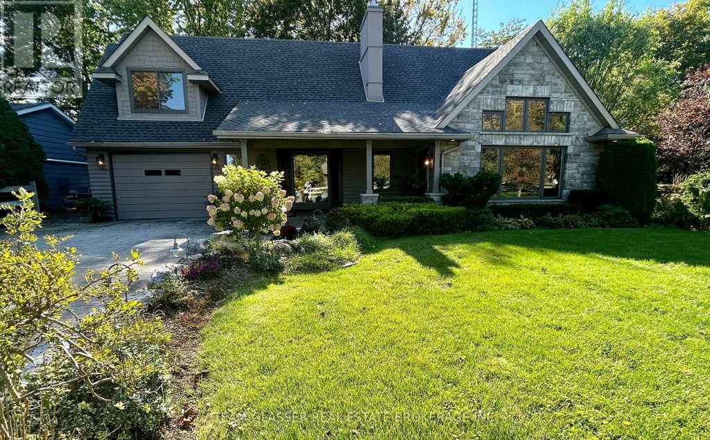 8421 DEFORE DRIVE, LAMBTON SHORES (PORT FRANKS), ON N0M 1T0 - Image 3411874060.jpeg?d=l