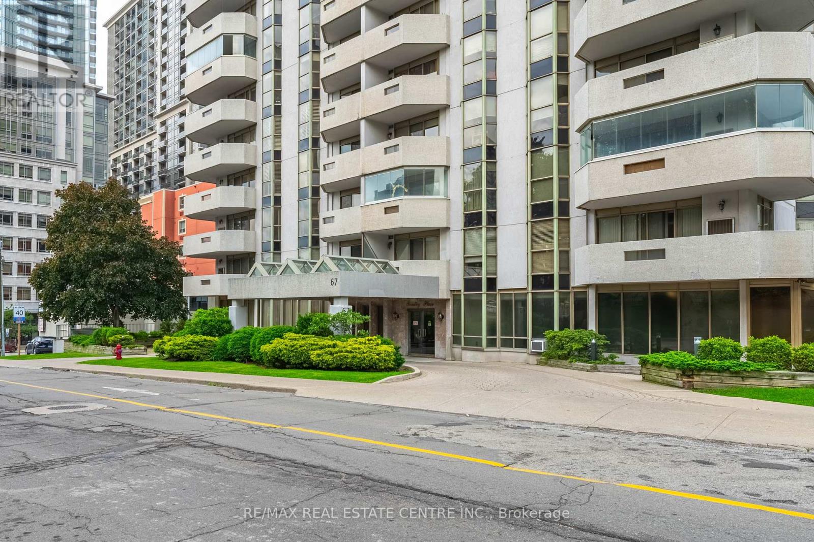 15C - 67 CAROLINE STREET S