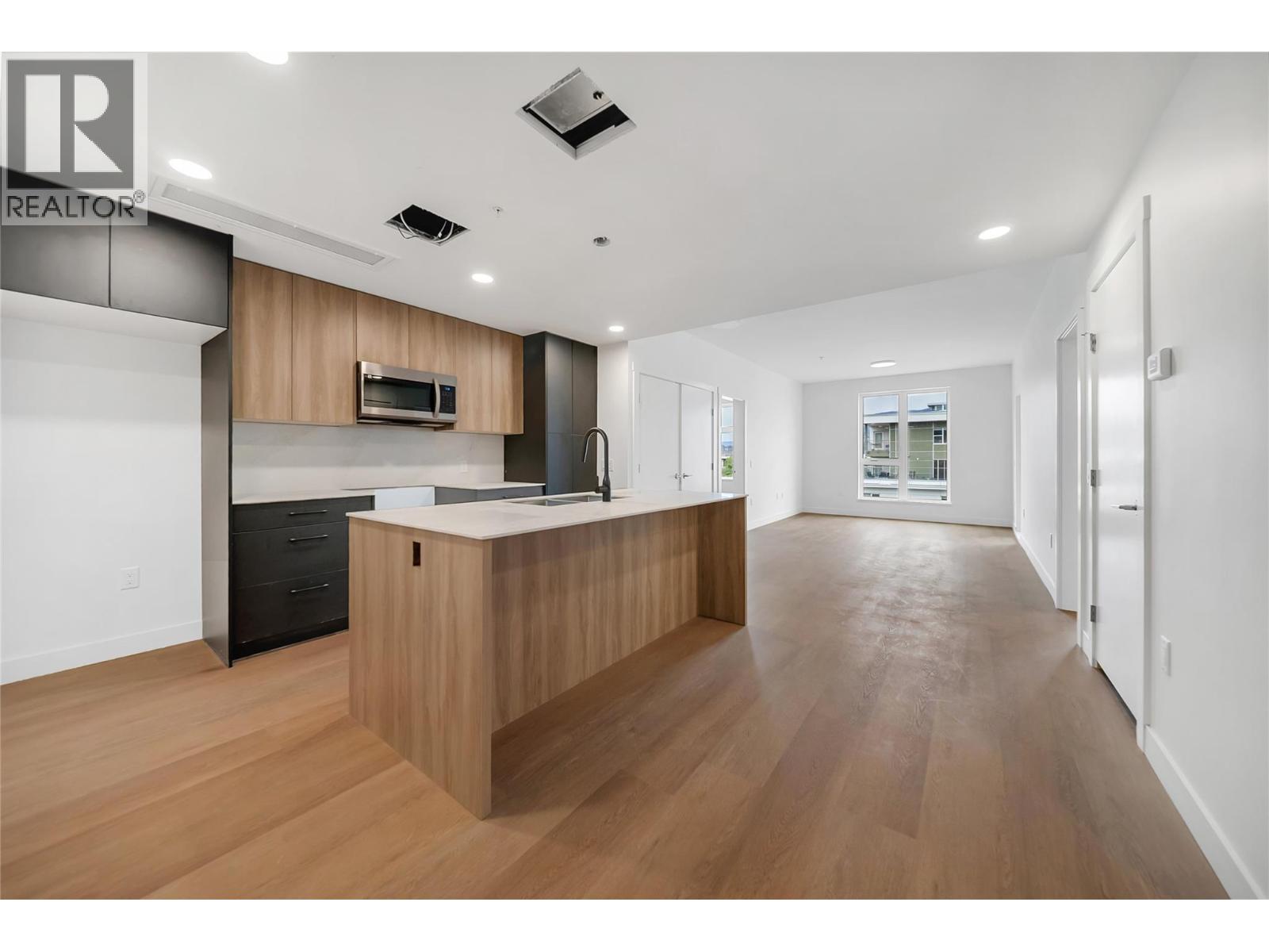 647 Clement Avenue Unit# 512
