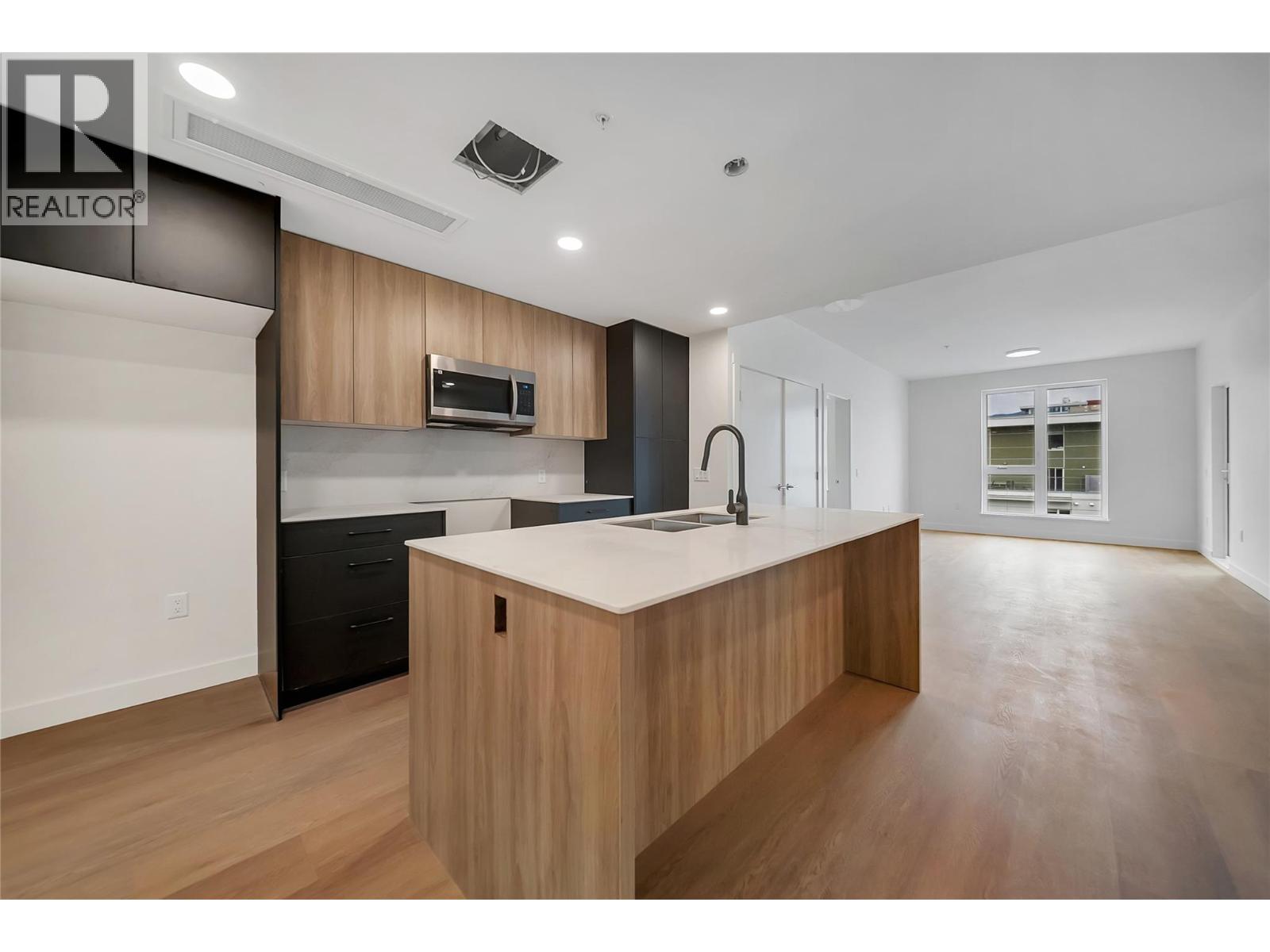 647 Clement Avenue Unit# 512